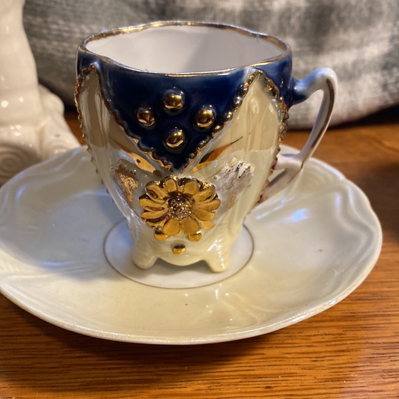 VICTORIAN STYLE TEA CUPS - Picture 2 of 9